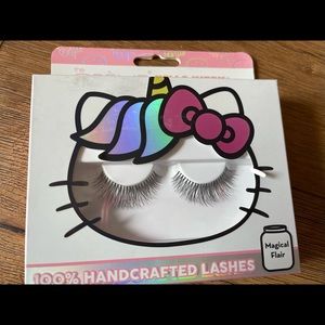 HELLO KITTY-NWT Fake Eye Lashes